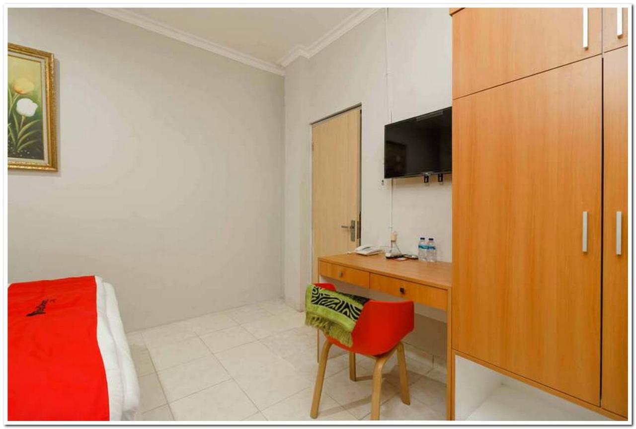 Reddoorz Near Jiexpo Kemayoran 2 Jakarta Exterior photo
